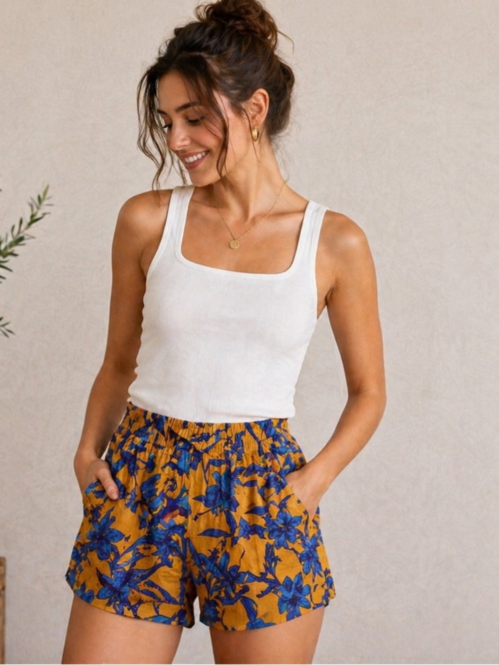 H&M Floral Women's Shorts in Cobalt Blue & Yellow Boho Y2K Sz 8 Fall